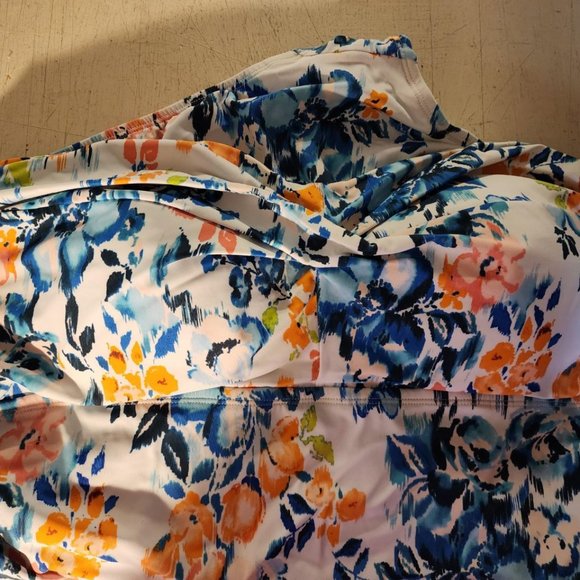 Vibrant One-Piece Swimsuit - Picture 5 of 5